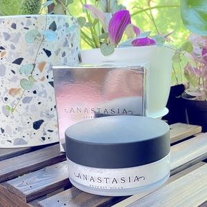 🆕 ABH Translucent Loose Setting Powder -Full Size